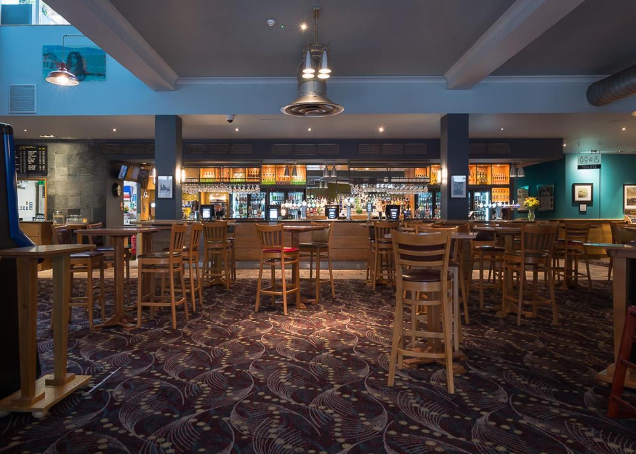 Admiral Of The Humber Wetherspoon Kingston upon Hull Exterior photo